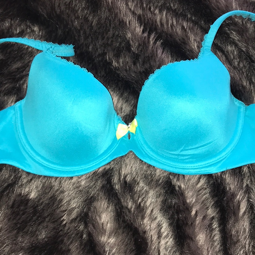 Victoria secret bra 32C